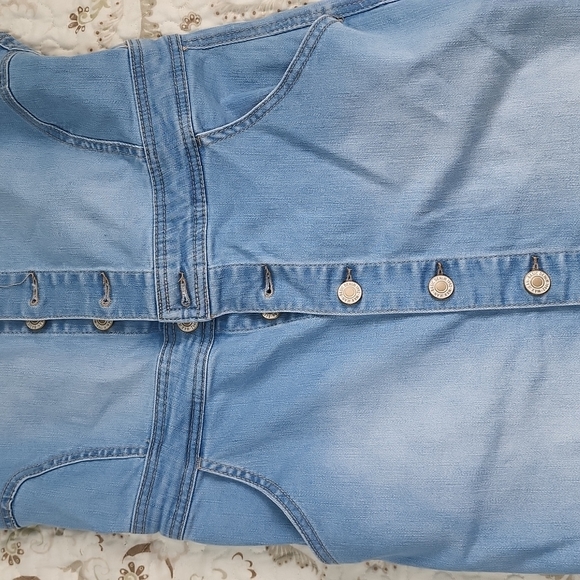 Wax Jeans Jumpsuit. Size medium and it is new without Tag. Basic Denim wax Jeans - Picture 4 of 7